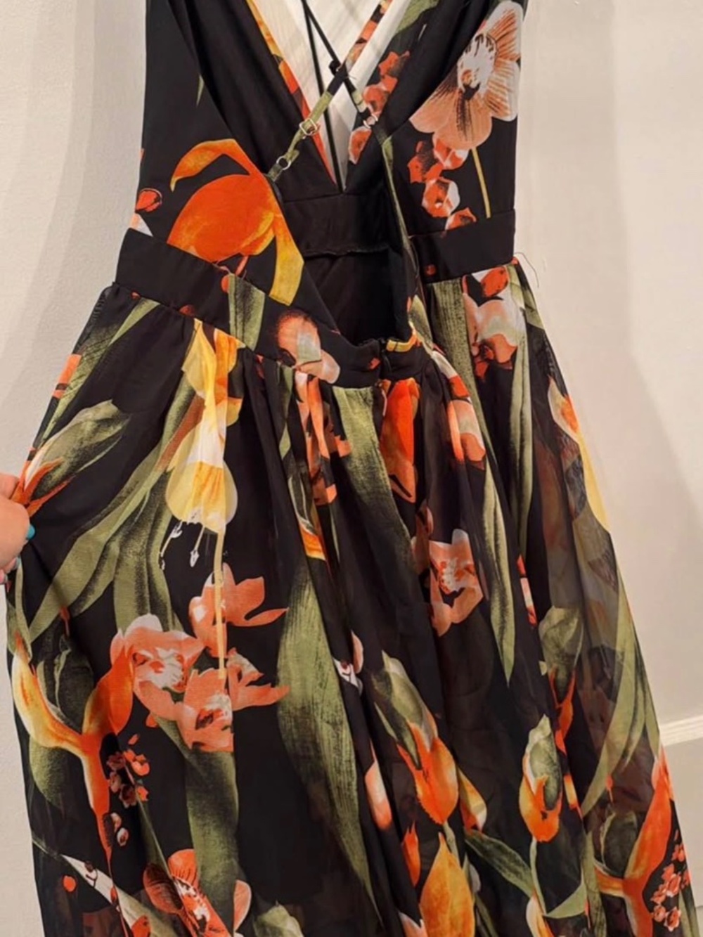 Dress - Picture 7 of 7